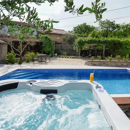 Ferienhaus Stone Lady With Pool&hot Tub,sauna,bbq,garden