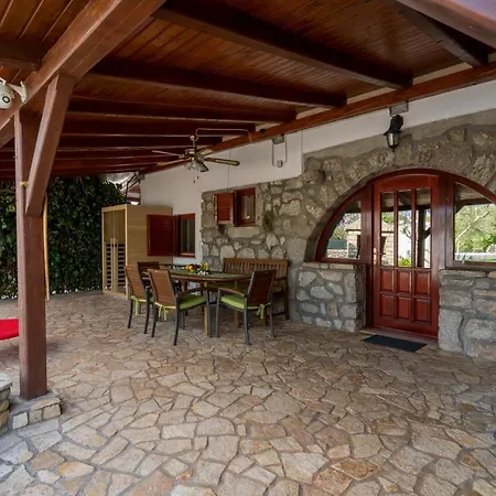 Ferienhaus Stone Lady With Pool&hot Tub,sauna,bbq,garden *