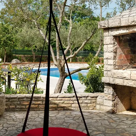 Tatil Evi Stone Lady With Pool&hot Tub,sauna,bbq,garden Rasopasno