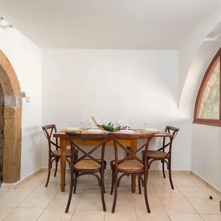 Stone Lady With Pool&hot Tub,sauna,bbq,garden *