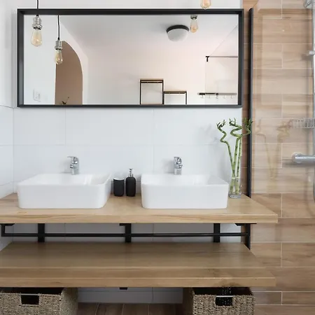 Stone Lady With Pool&hot Tub,sauna,bbq,garden Tatil Evi *