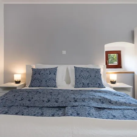 Stone Lady With Pool&hot Tub,sauna,bbq,garden *